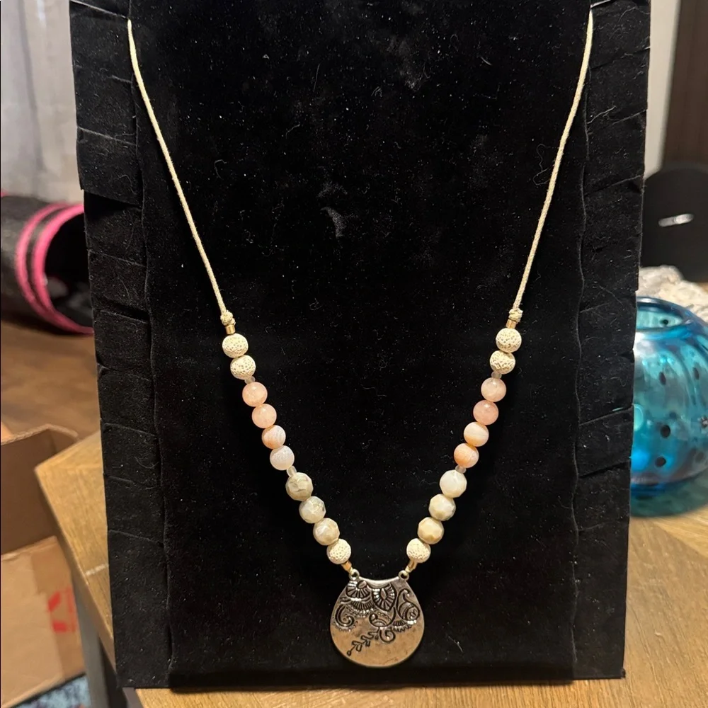 J. Jill Adjustable Beaded Pendant Necklace. (BJ111) - Picture 3 of 7